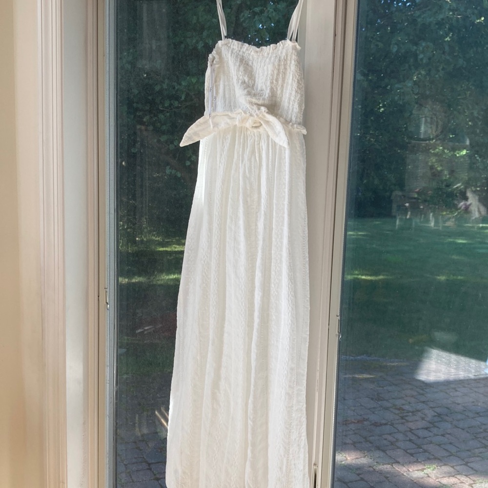 Lulu’s Positano Embroidered White Dress.